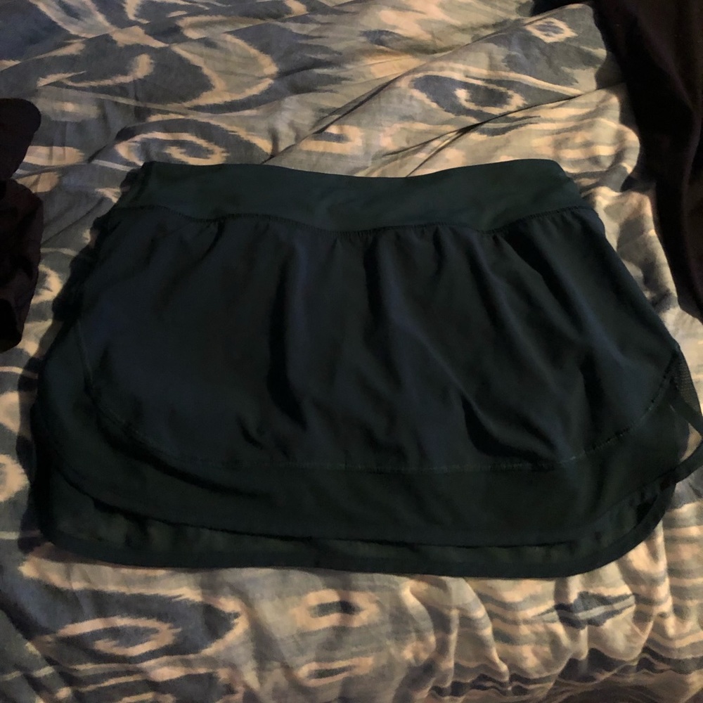 Lululemon forest green skirt